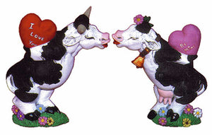 #1990 Kissing Cow, Mrs  6 1-4"